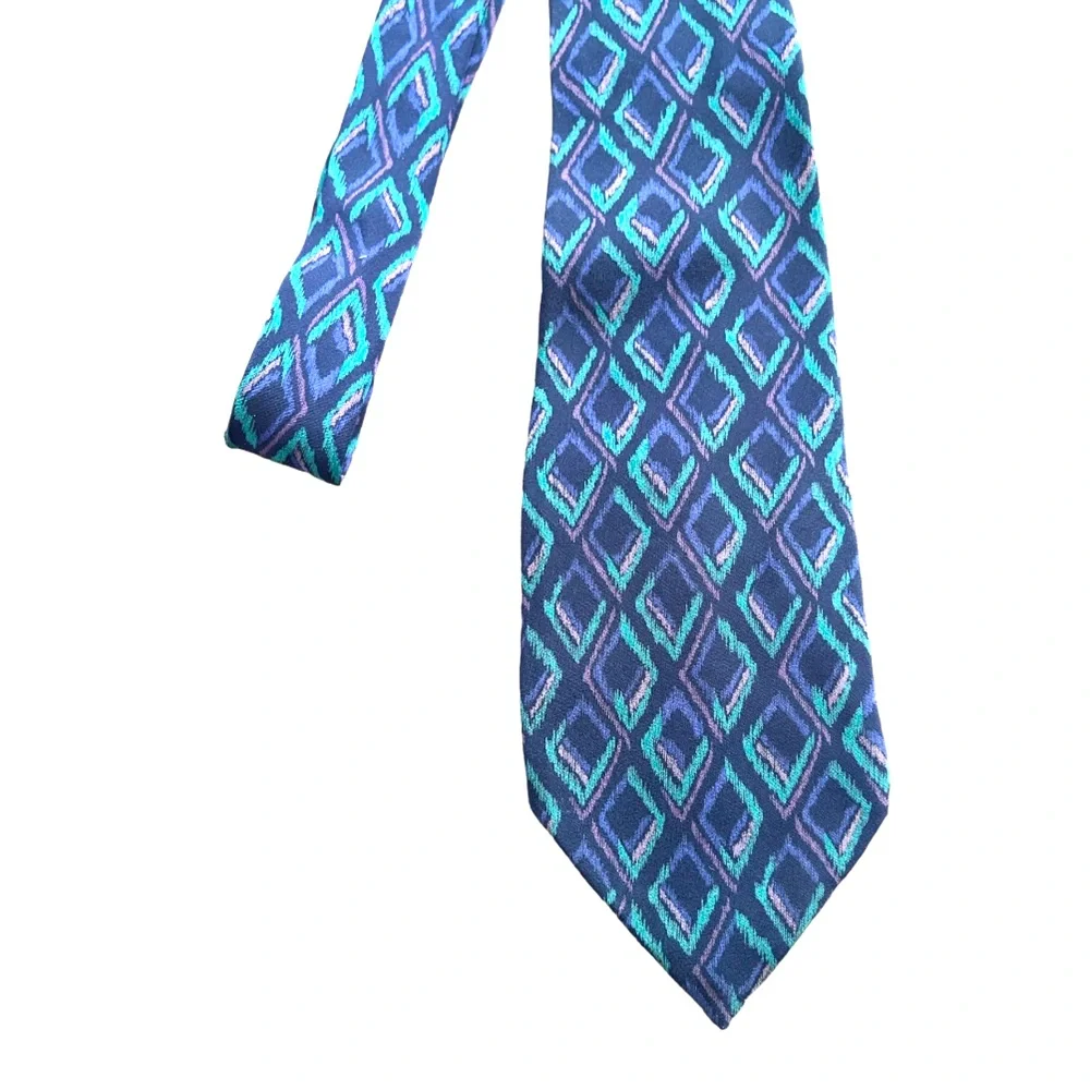 Valentino Silk Necktie Made In Italy Putple Diamond Pattern‎